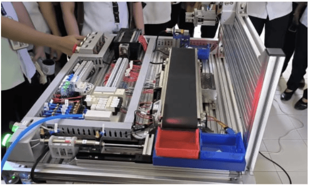 Soletronix Mechatronics and Robotics Training System view 2
